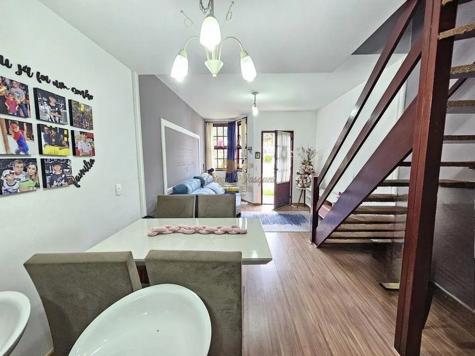 Imagem Casa em Condomínio para Venda em Teresópolis / RJ no bairro Parque do Imbui