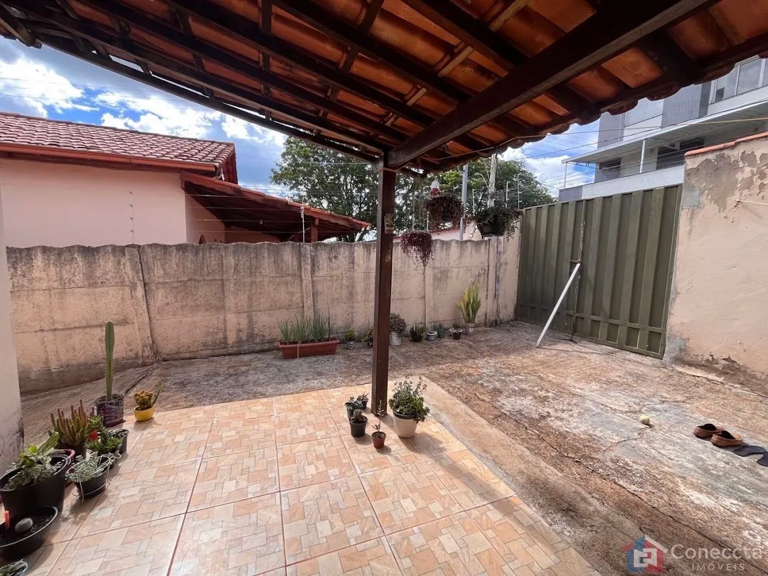 Imagem Casa com 2 dormitórios à venda, 80 m² por R$ 250.000,00 - Abner Afonso - Patos de Minas/MG