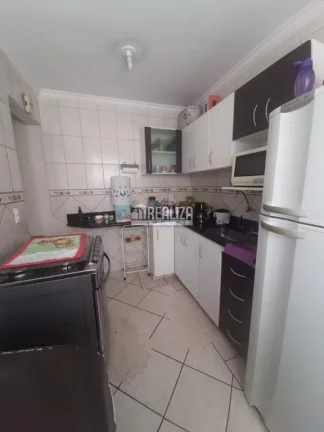 Imagem Apartamento à venda no Condomínio Residencial João Bichuette, no bairro Vila São Vicente, em Uberaba: 2 dormitórios, garagem e mais!