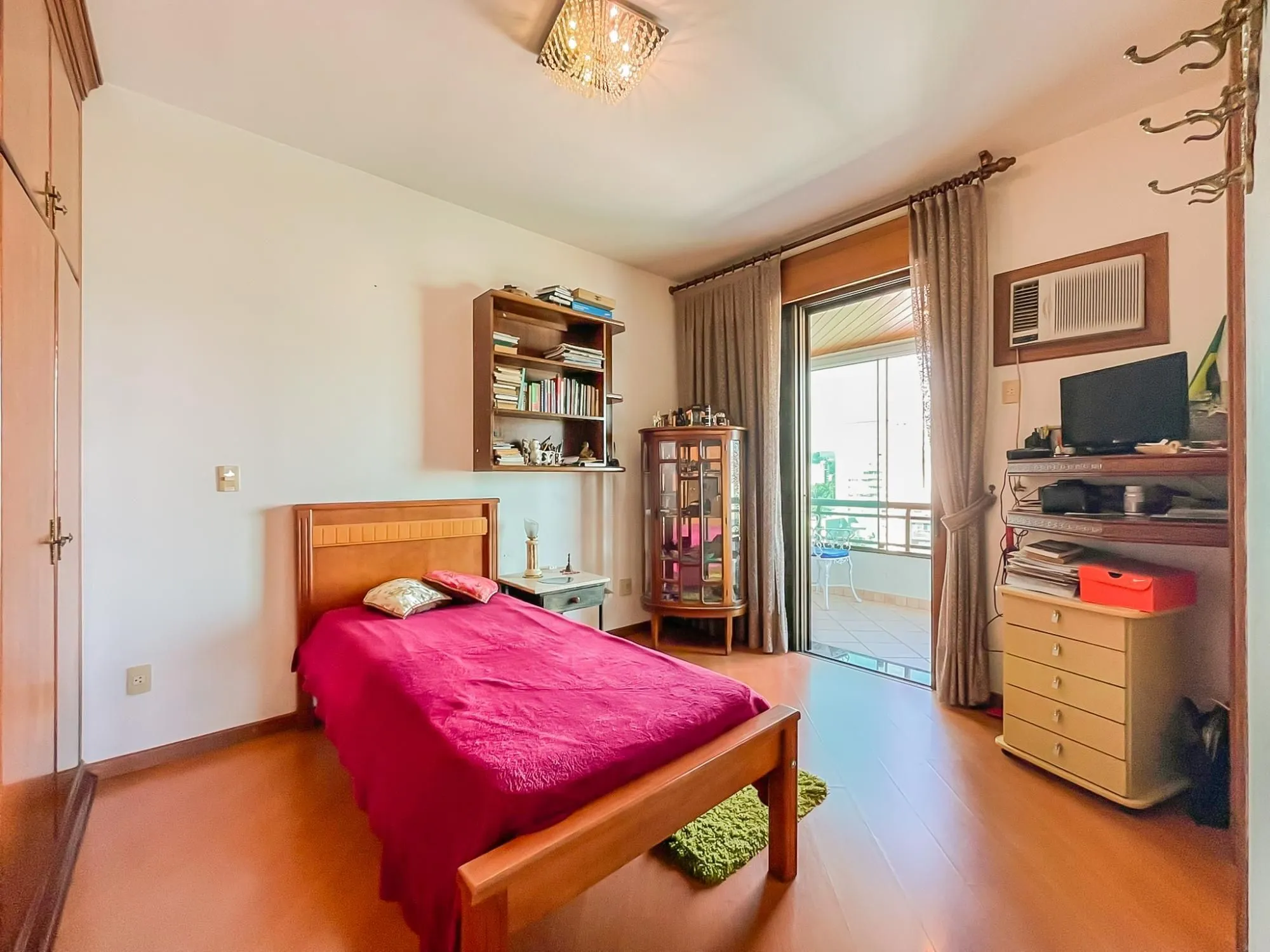 Imagem Lindo apartamento 03 dormitórios, duas vagas Coração Menino Deus