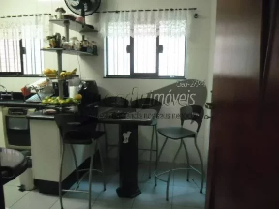 Imagem Sobreposta á venda, em Santos 4 dormitórios.
