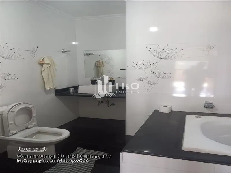 Imagem Oportunidade Sobrado à Venda no Parque Savoy City - 4 Dormitórios, 2 Suítes, Terraço e Quintal Amplo