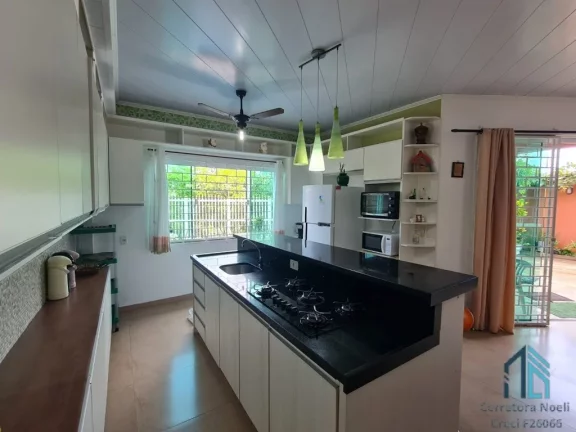 Imagem Sobrado mobiliado, 05 quartos sendo 03 suítes, Bom Retiro em Matinhos PR