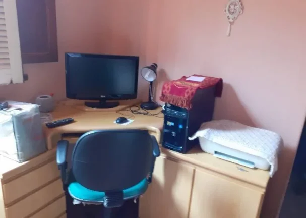 Imagem CASA COM 04 QUARTOS, 03 VAGAS, RUA PLANA NO BAIRRO SERRA