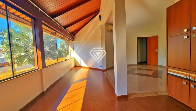 Imagem Sobrado 4 Suítes, 492 m² em 5 Terrenos à venda na 207 Sul