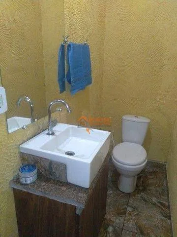 Imagem Casa com 3 dormitórios à venda, 900 m² por R$ 742.000,00 - Água Azul - Guarulhos/SP