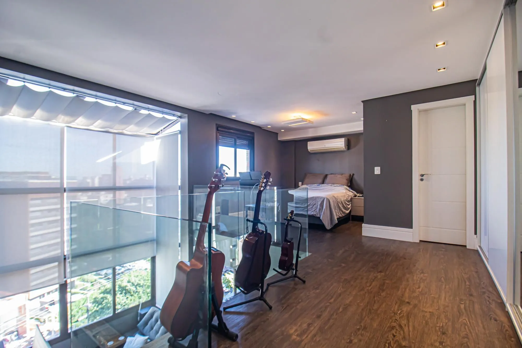 Imagem Apartamento Duplex, 1D com lareira no bairro Rio Branco