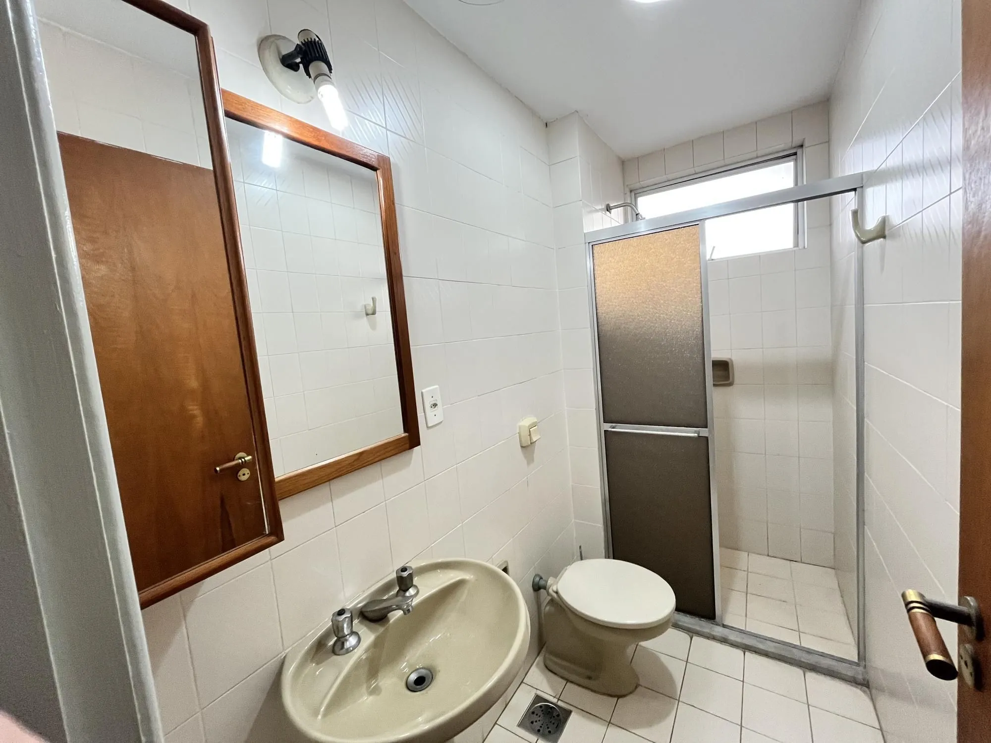 Imagem Apartamento de 1 quarto, 2 sacadas e 1 vaga de garagem no bairro Farroupilha POA