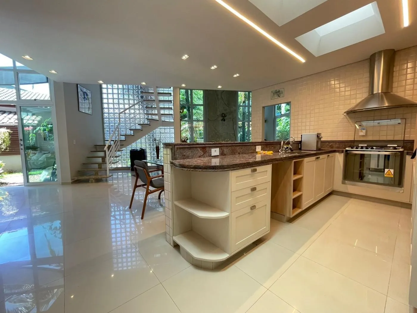 Imagem Casa para Venda em Bertioga, Riviera, 5 dormitórios, 5 suítes, 7 banheiros, 3 vagas