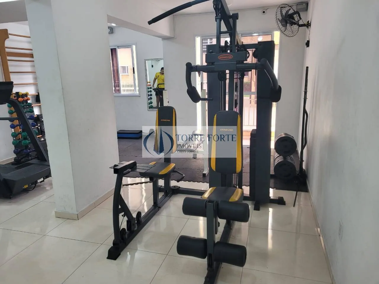 Imagem Lindo apartamento amplo 2 dormitórios, 1 vaga rotativa , varanda .