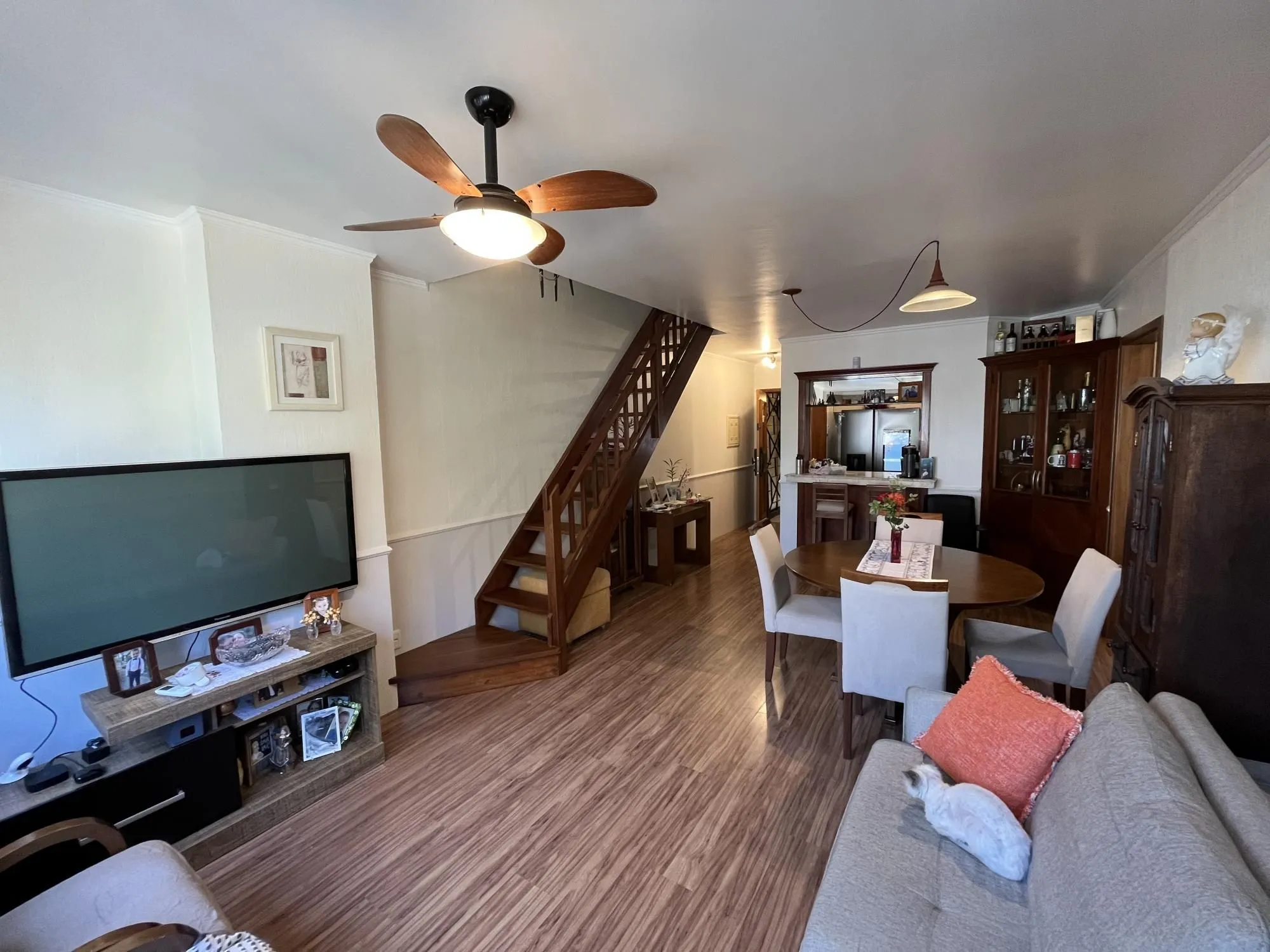 Imagem Apartamento de 3 quartos e 2 vagas de garagem no bairro Petrópolis em POA