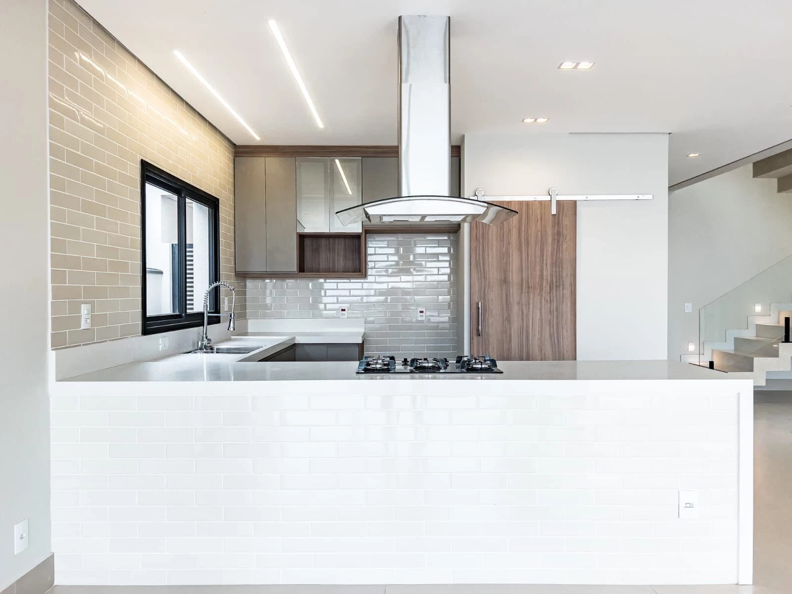 Foto do imóvel: Sobrado com 3 Quartos à Venda, 31.900 m² em Alameda Basiléia, nº 172. Nações, Valinhos - SP