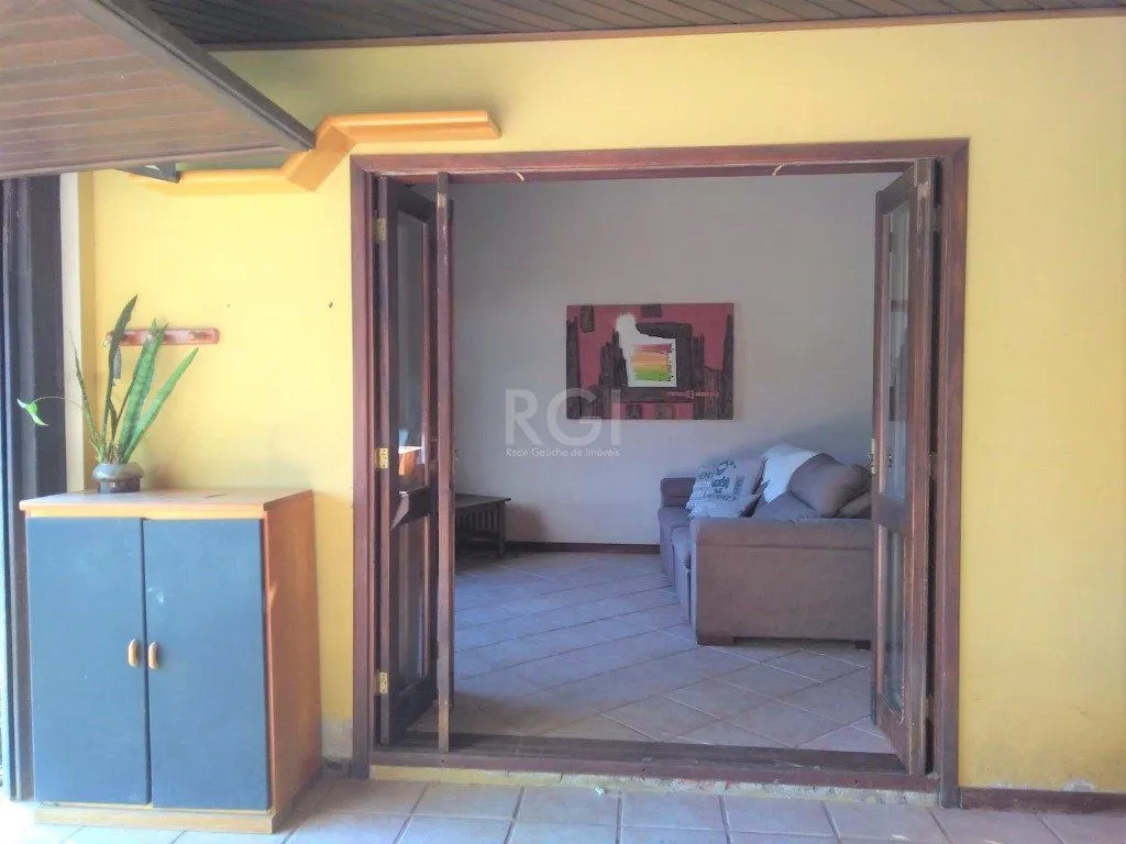 Imagem Casa para Venda - 219m², 3 dormitórios, sendo 1 suites, 4 vagas - Menino Deus