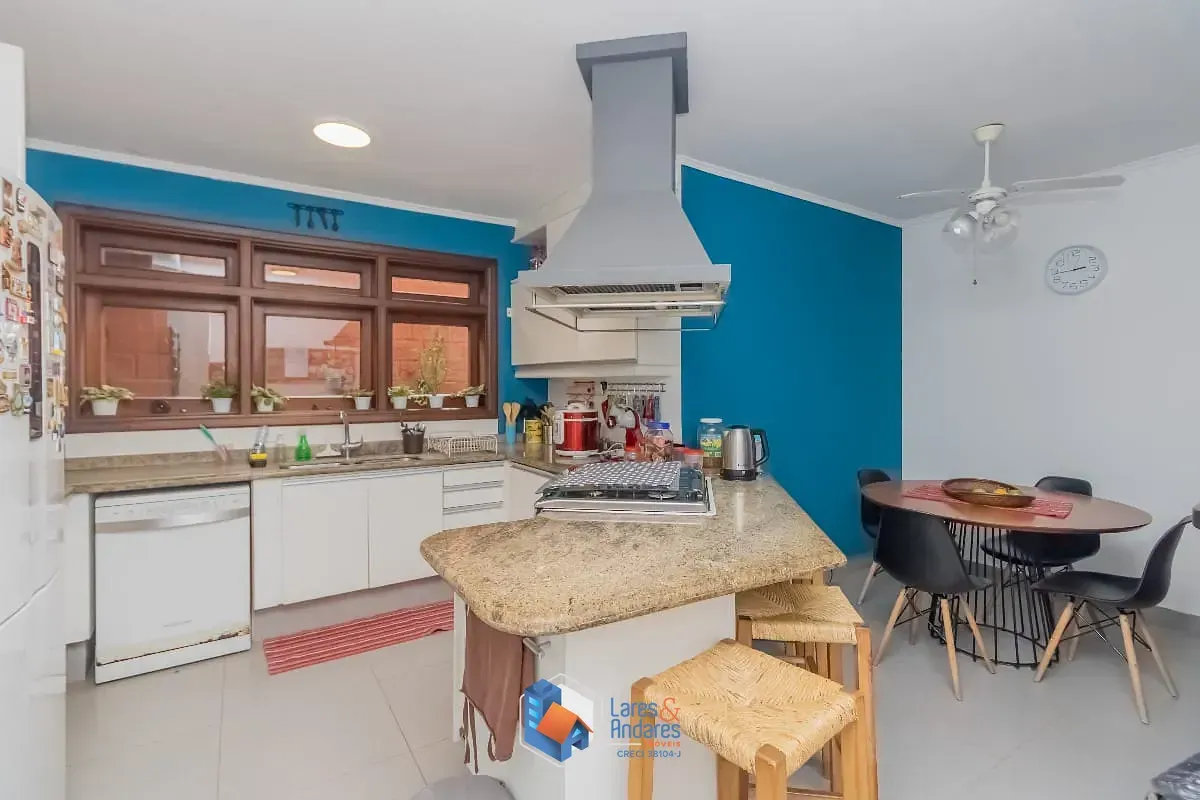 Imagem Casa no condomínio Clube Castelo para venda com 3 quartos, sendo 2 suítes, 306m²