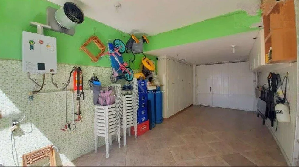Imagem Casa para Venda - 171.46m², 3 dormitórios, sendo 1 suites, 4 vagas - Medianeira
