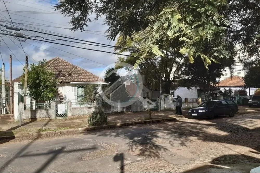 Imagem TERRENO PLANO 915 m², a 150 metros da Avenida Bento Gonçalves e PUC. Dimensões: Frente: 23,1m. Ex...