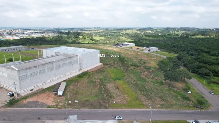 Imagem Lote com 3.693m² na SP-101