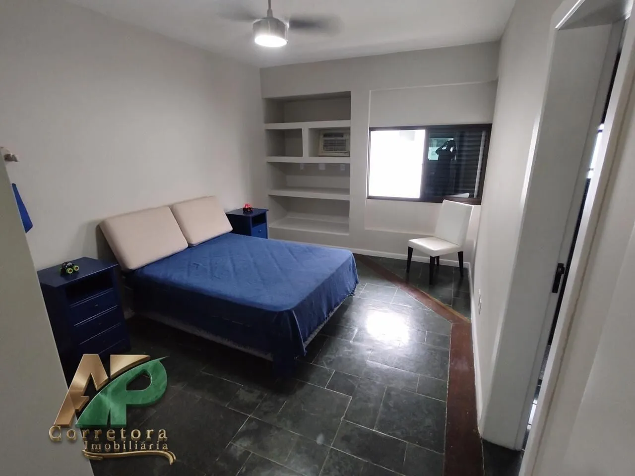Imagem Mansão de Luxo à Venda no Condomínio Jardim Pernambuco II - Praia do Pernambuco, Guarujá | 4 Suítes, Piscina e Alto Padrão