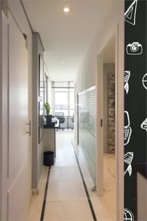 Imagem Conjunto Comercial à Venda em São Paulo-SP, Bairro Cerqueira César: 1 Sala, 2 Vagas, 62m²!