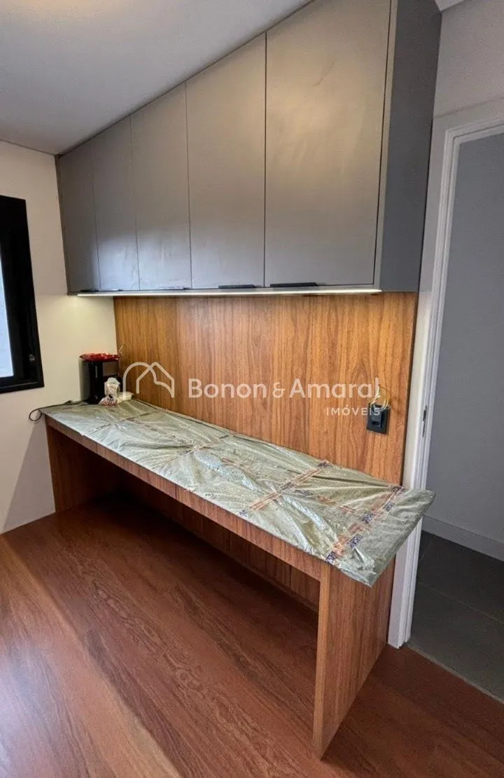 Imagem "Luxuoso Apartamento com Varanda Gourmet e Vista Deslumbrante no Taquaral"