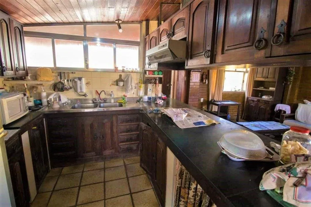 Imagem Casa para Venda - 287m², 3 dormitórios, sendo 2 suites, 4 vagas - Nonoai