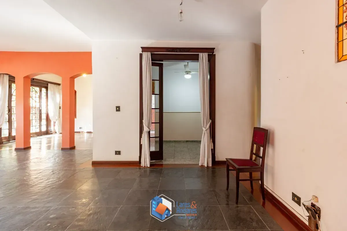 Imagem Sobrado para venda em Sumaré com 3 quartos, sendo 3 suítes, 280m²