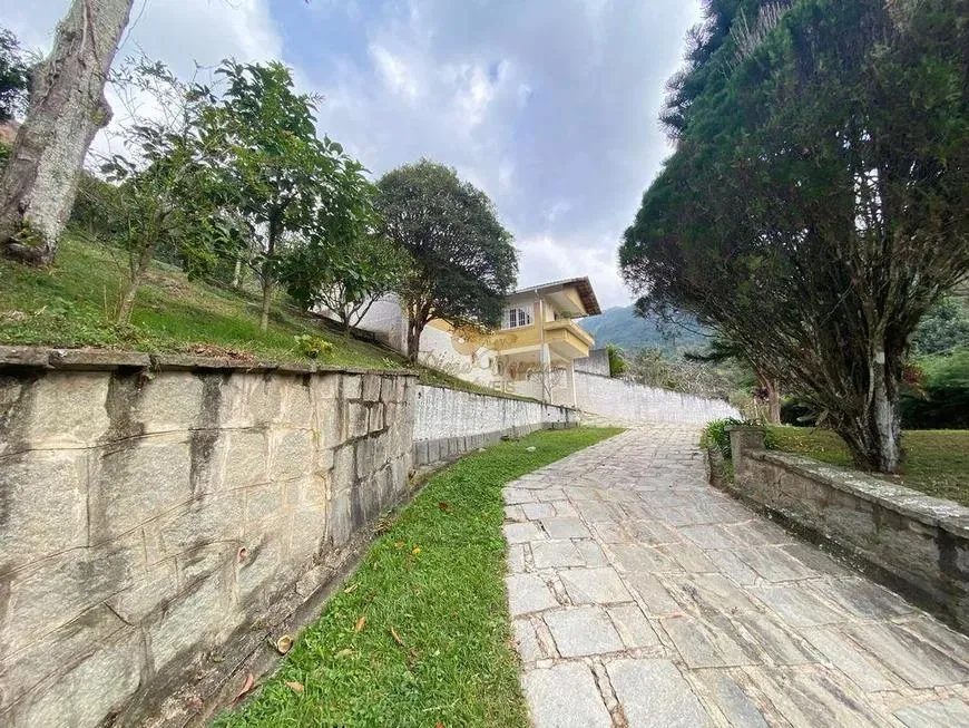 Imagem Casa para Venda em Teresópolis / RJ no bairro Cascata dos Amores
