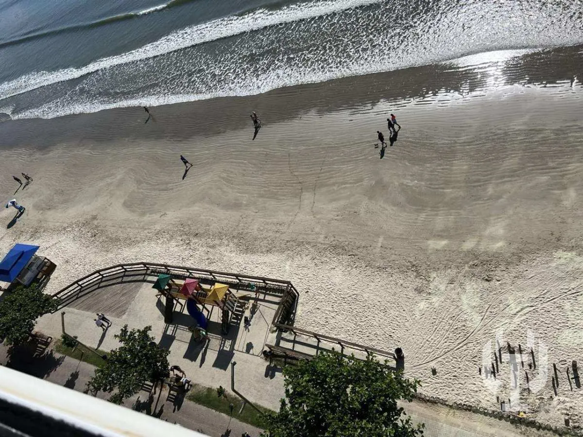 Imagem Apartamento à venda, no PALAZZO DEL MARE em Itapema, Meia Praia, com 4 quartos, 240m2