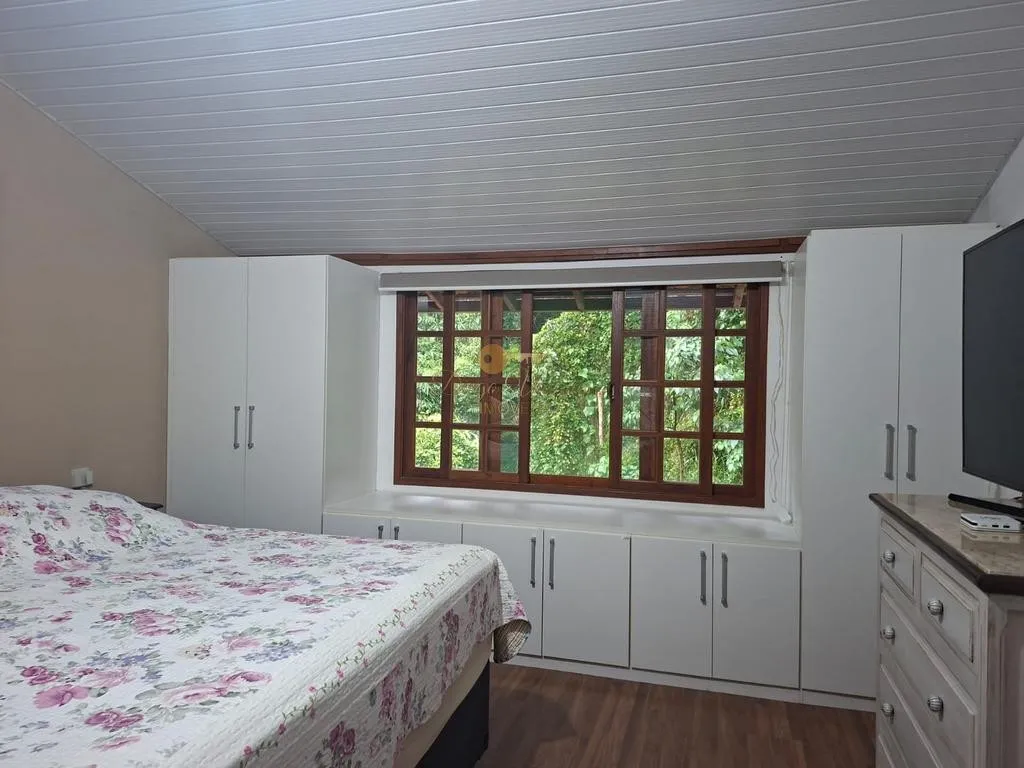 Imagem Casa em Condomínio para Venda em Teresópolis / RJ no bairro Cascata dos Amores