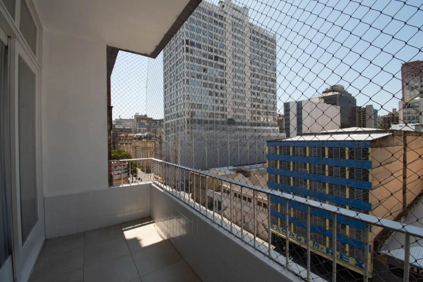 Imagem Apartamento de 3 dormitórios à venda no Bairro Centro Histórico, Porto Alegre.