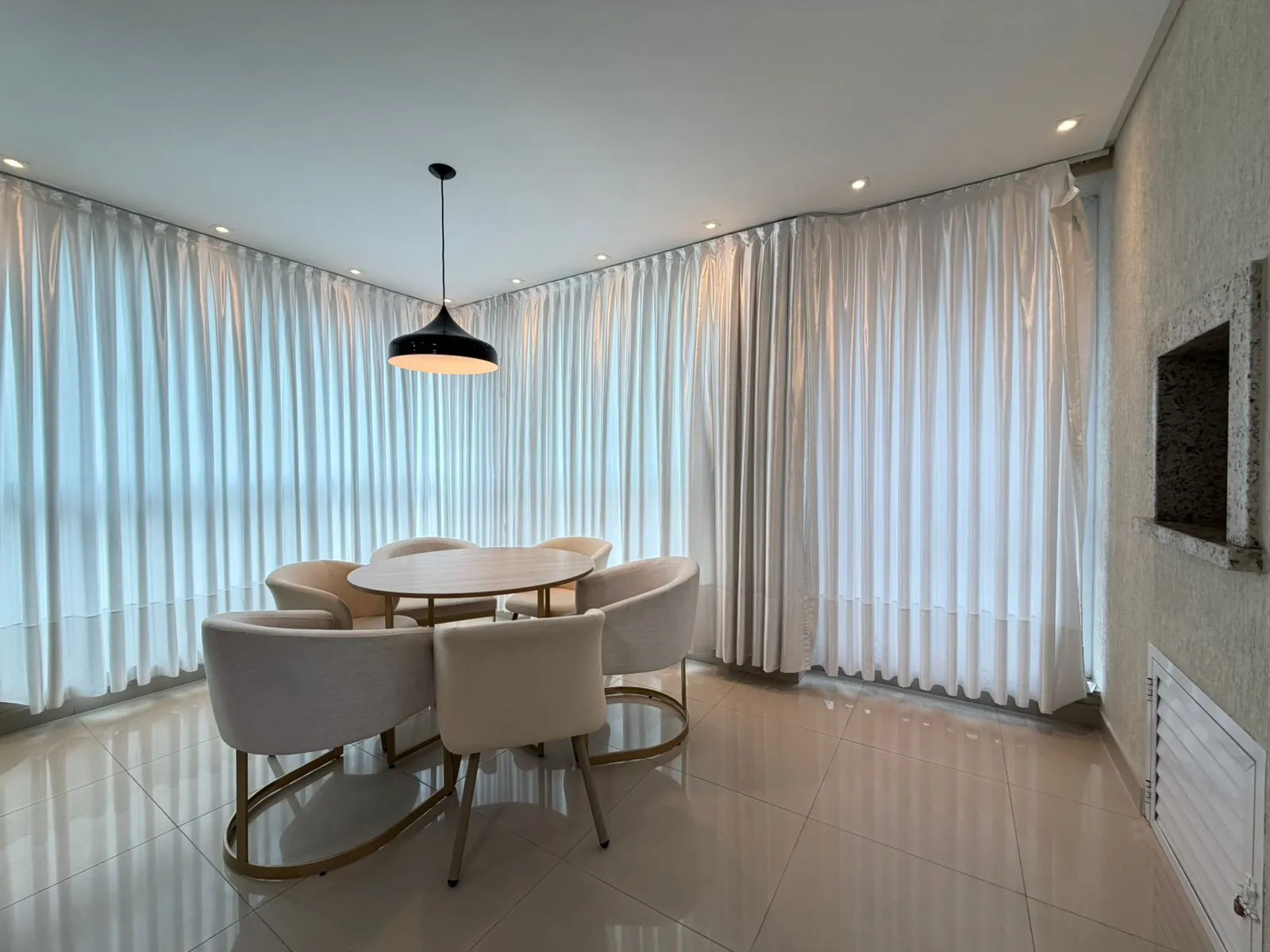 Imagem Apartamento com vista para o mar à venda com 142m2 por R$ 2.350.000,00