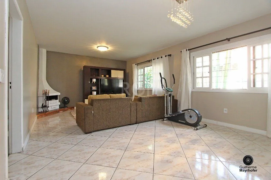 Imagem Casa para Venda - 400m², 5 dormitórios, sendo 1 suites, 3 vagas - Jardim Itu Sabará