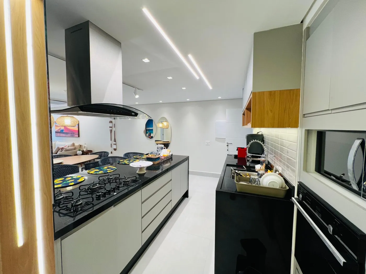 Imagem Apartamento para Venda em Bertioga, Riviera, 3 dormitórios, 2 suítes, 2 banheiros, 2 vagas