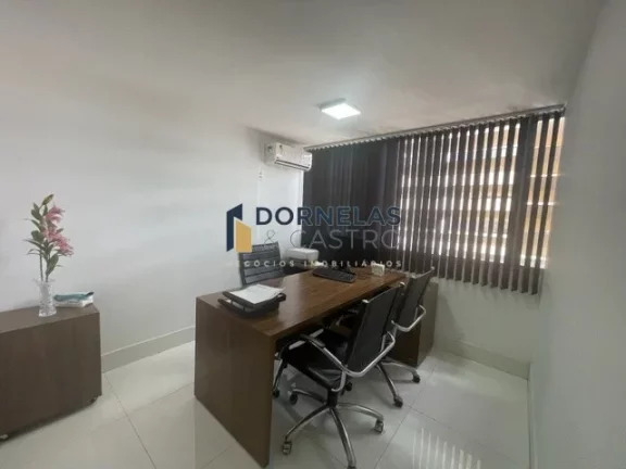 Imagem SALA COMERCIAL BEM AMPLA, DESOCUPADA, NO CENTRO DE BRASÍLIA, ACEITO CARRO COMO PARTE DO PAGAMENTO. SETOR COMERCIAL SUL ED. PALÁCIO DO COMÉRCIO
