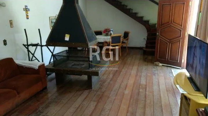 Imagem Casa para Venda - 300m², 4 dormitórios, 4 vagas - Nonoai
