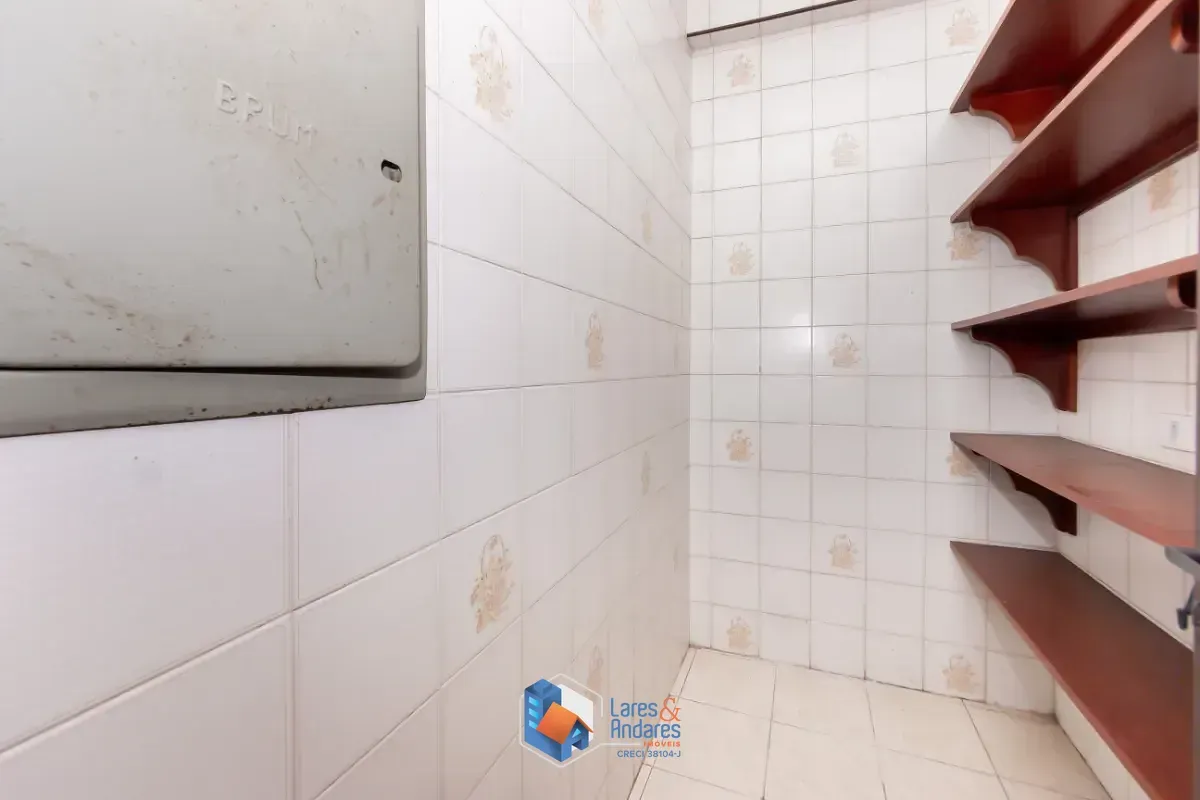 Imagem Sobrado para venda em Jardim Londrina com 4 quartos, sendo 1 suíte, 340m²