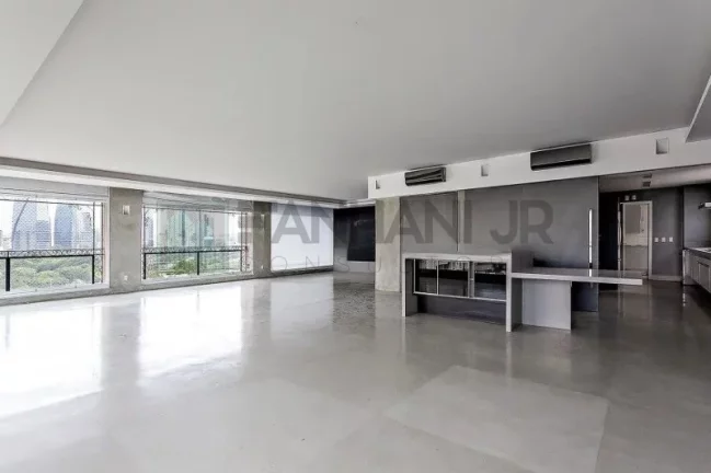 Imagem Luxuoso apartamento à venda em São Paulo-SP, Jardim Europa: 4 quartos, 4 suítes, 3 salas, 6 banheiros, 4 vagas de garagem, 310m².