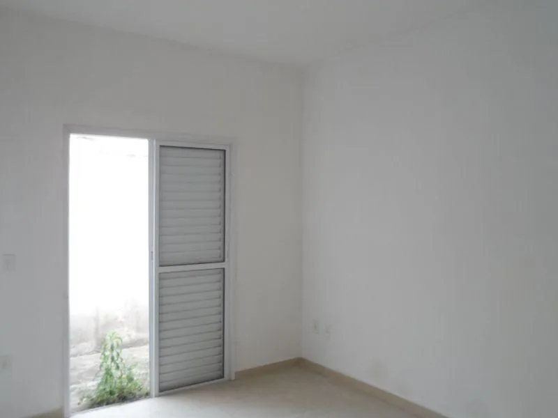 Imagem ÓTIMA CASA EM CONDOMÍNIO FECHADO NA REGIÃO DO WANEL VILLE