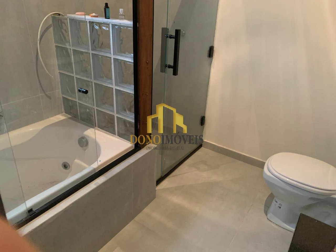 Imagem Casa recém reformada | condomínio ecopark lagos | mogi das cruzes