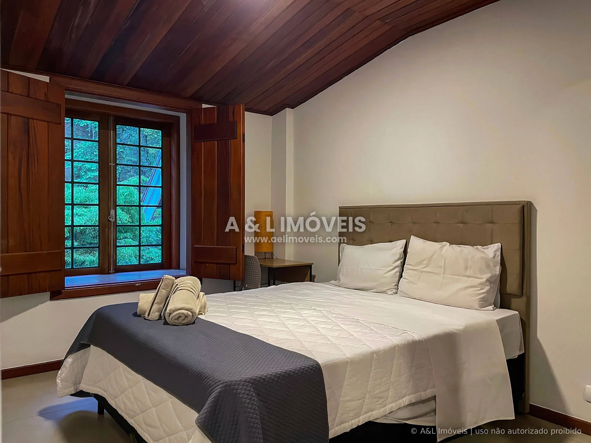 Imagem Cobertura Duplex em Capivari - Lareira, Mezanino e 200 m²