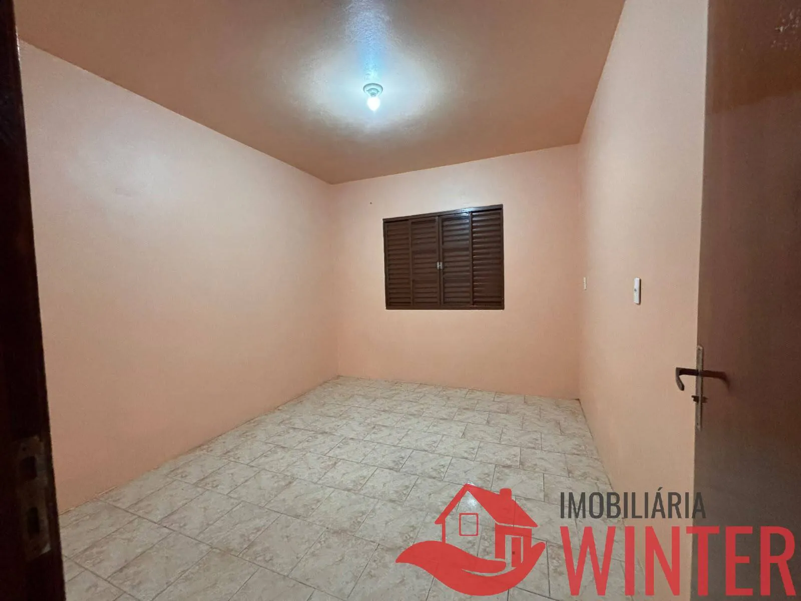 Imagem Casa ampla com 2 Dormitórios, garagem coberta para 3 carros - Matiel