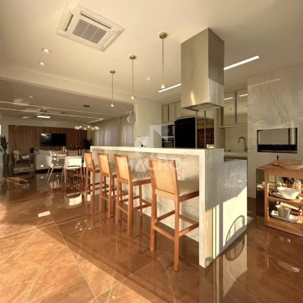 Imagem Cobertura 100% mobiliada | Centro | 3 quartos (3 suítes) | 225m²