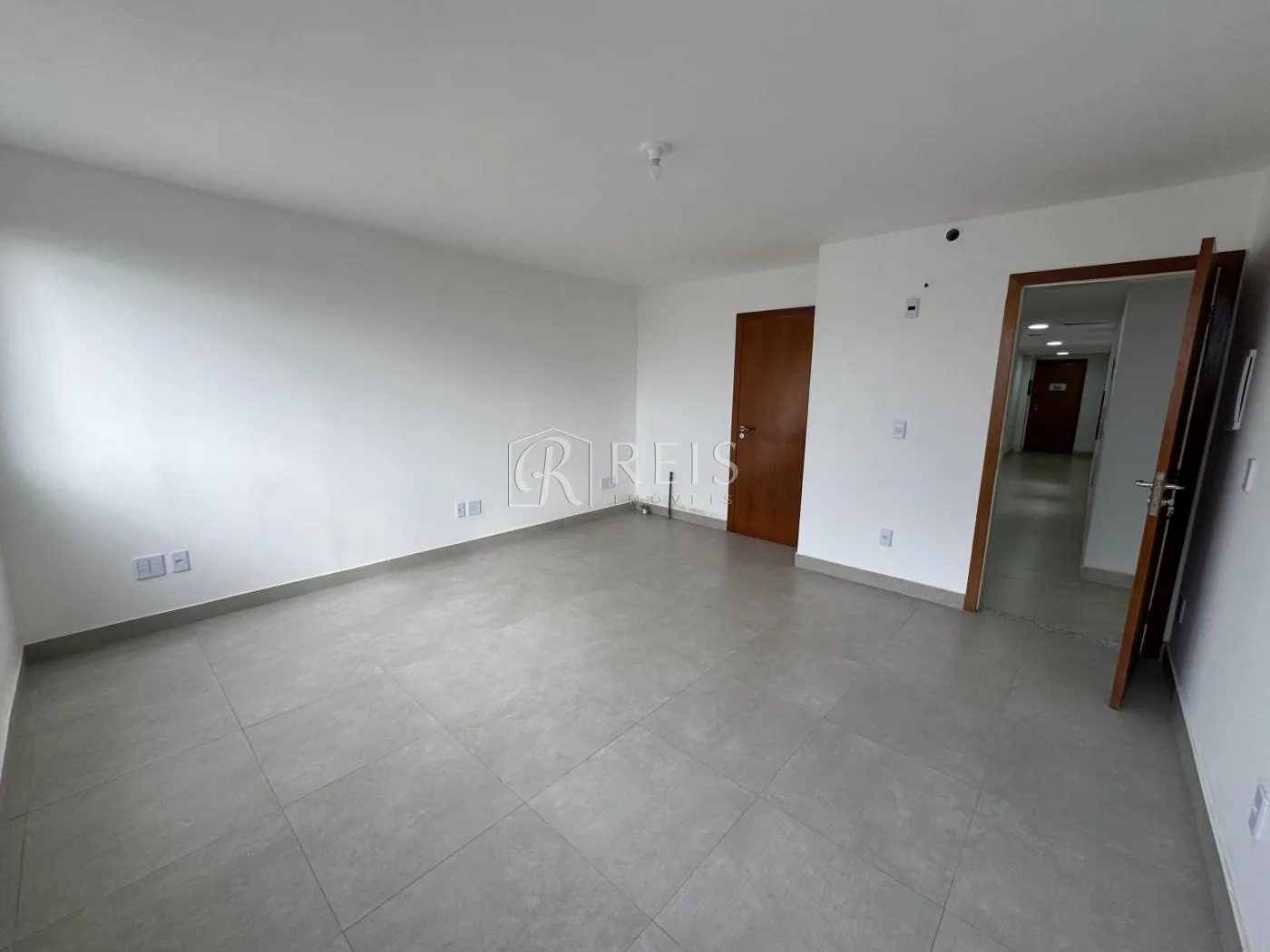 Imagem Sala Comercial para Locação em Rio das Ostras, Village Rio das Ostras, 1 banheiro