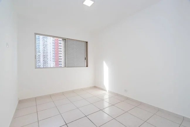 Imagem OPORTUNIDADE IMPERDÍVEL ! Apartamento Reformado 92M², 3Q, 1 Suíte, 2 Banheiros, 1 Vaga, Academia, Quadra, Playground, Salão de Festas, Salão de Jogos.