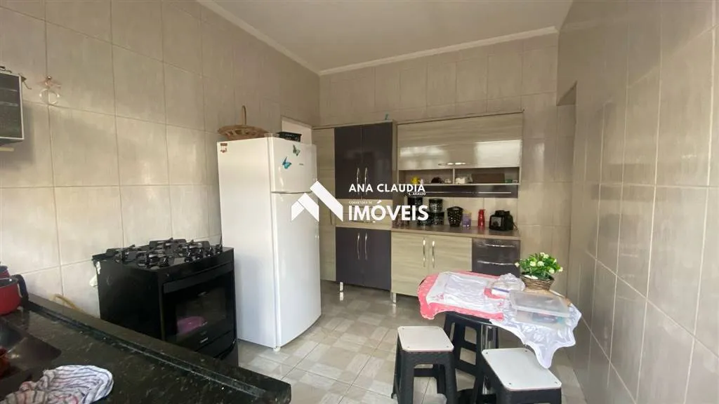 Imagem Casa na praia lado serra em ótima localização bairro de moradores fixos a 500 metros do mar .