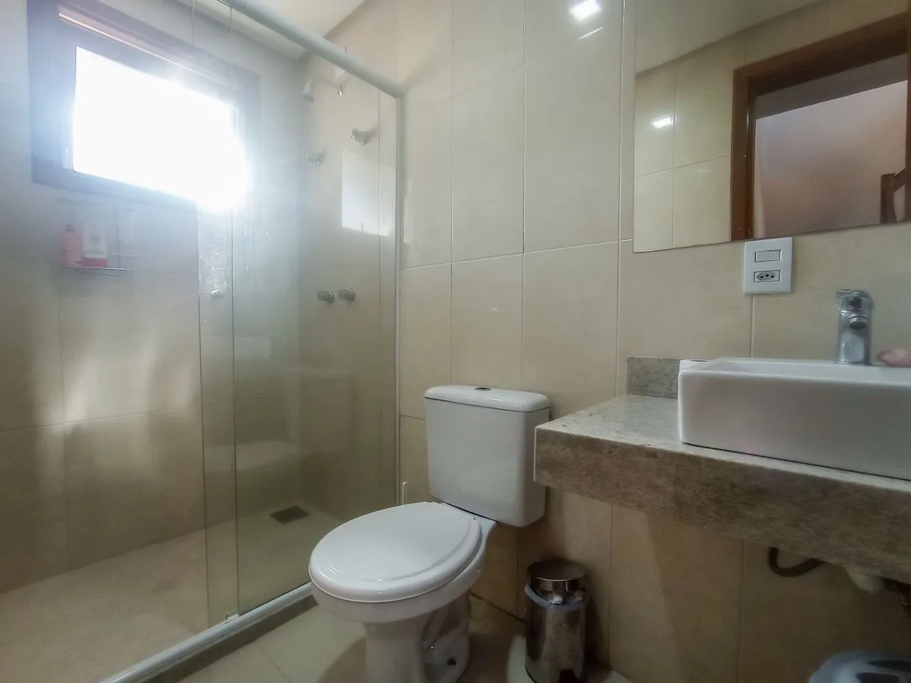 Imagem Casa no bairro Hípica - 3 dormitórios