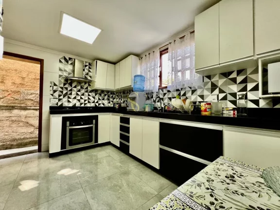 Imagem Casa para Venda em Teresópolis, Araras, 3 dormitórios, 2 banheiros, 1 vaga