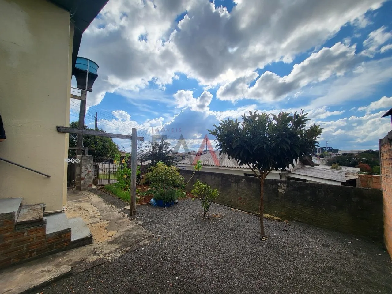 Imagem Casa de Esquina à Venda no Bonsucesso, espaco amplo, oportunidade!