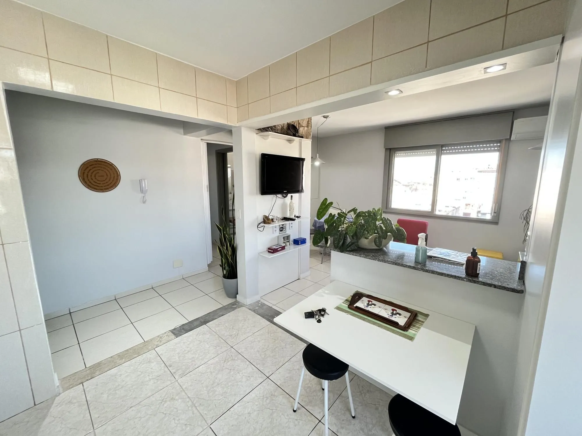 Imagem Apartamento de 2 quartos e 1 vaga de garagem no bairro Farroupilha em POA