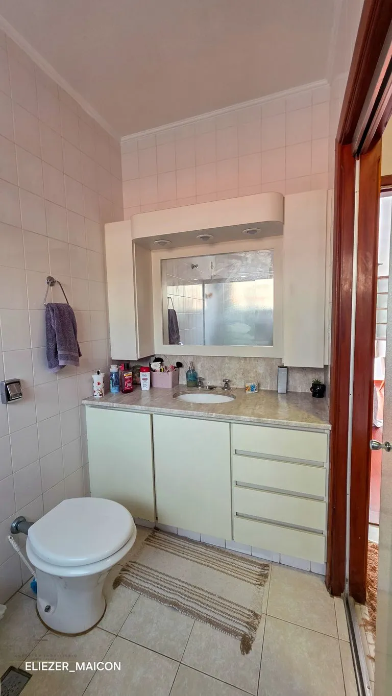 Imagem Casa a venda, aprox, 1 km do centro 3 quartos em Poços de Caldas MG
